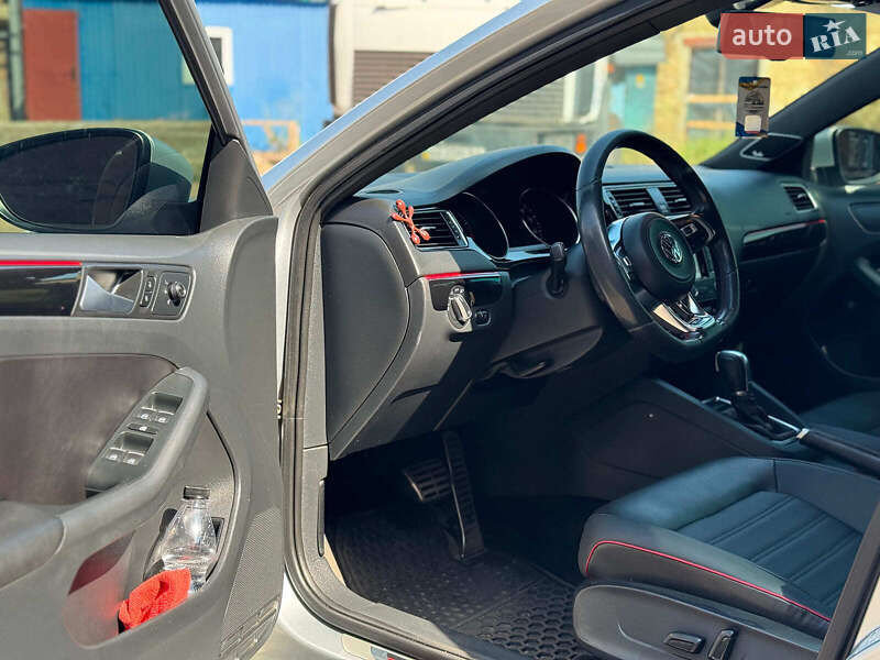 Седан Volkswagen Jetta 2015 в Киеве