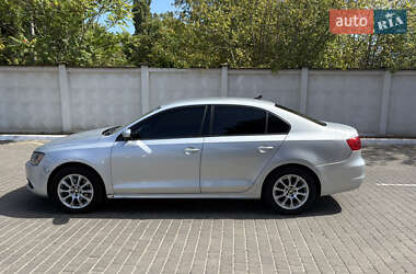 Седан Volkswagen Jetta 2010 в 