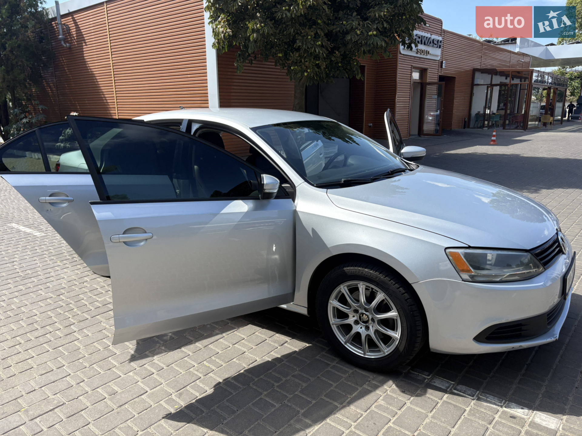 2010 Volkswagen Jetta - мініатюра 12