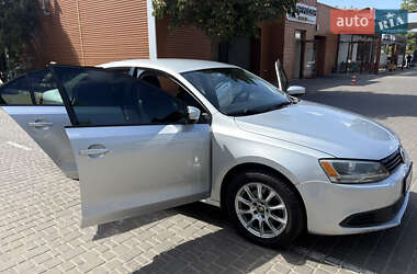 Седан Volkswagen Jetta 2010 в 