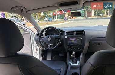 Седан Volkswagen Jetta 2010 в 