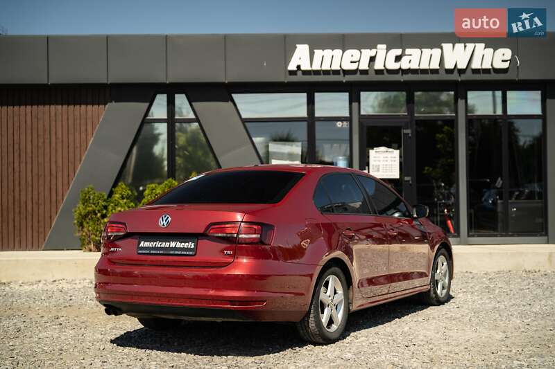 Седан Volkswagen Jetta 2016 в Черновцах