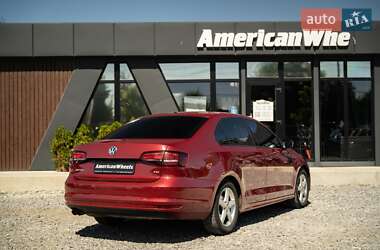Седан Volkswagen Jetta 2016 в 