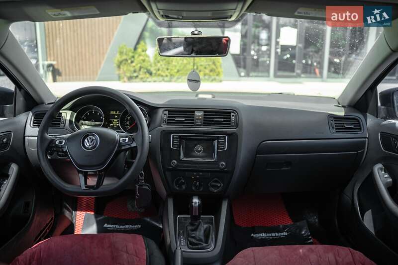 Седан Volkswagen Jetta 2016 в Черновцах