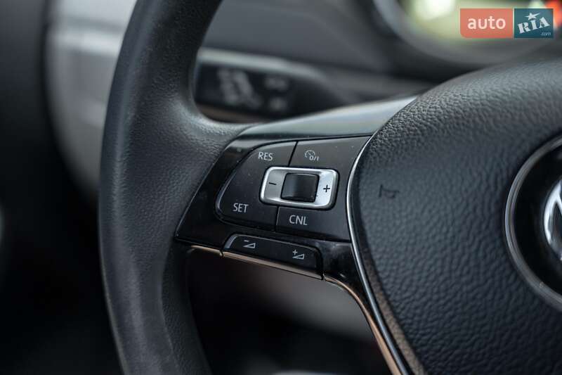 Седан Volkswagen Jetta 2016 в Черновцах