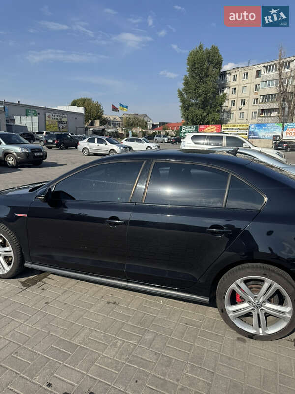 Седан Volkswagen Jetta 2016 в Павлограде