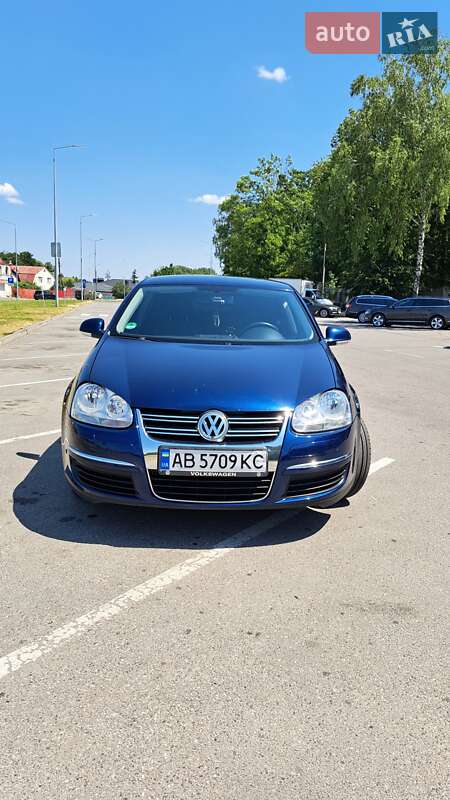 Седан Volkswagen Jetta 2005 в Вінниці