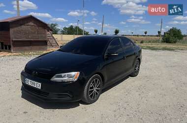 Седан Volkswagen Jetta 2013 в 