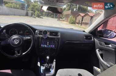 Седан Volkswagen Jetta 2013 в 