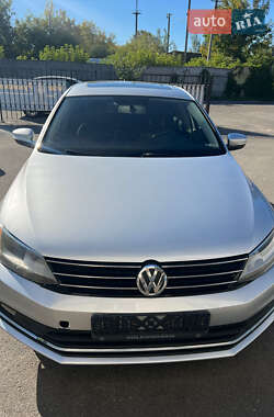 Седан Volkswagen Jetta 2015 в Бучі