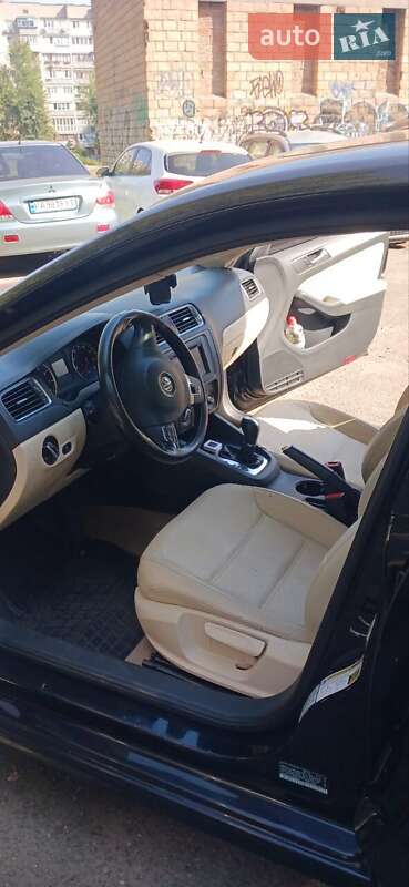 Седан Volkswagen Jetta 2011 в Києві