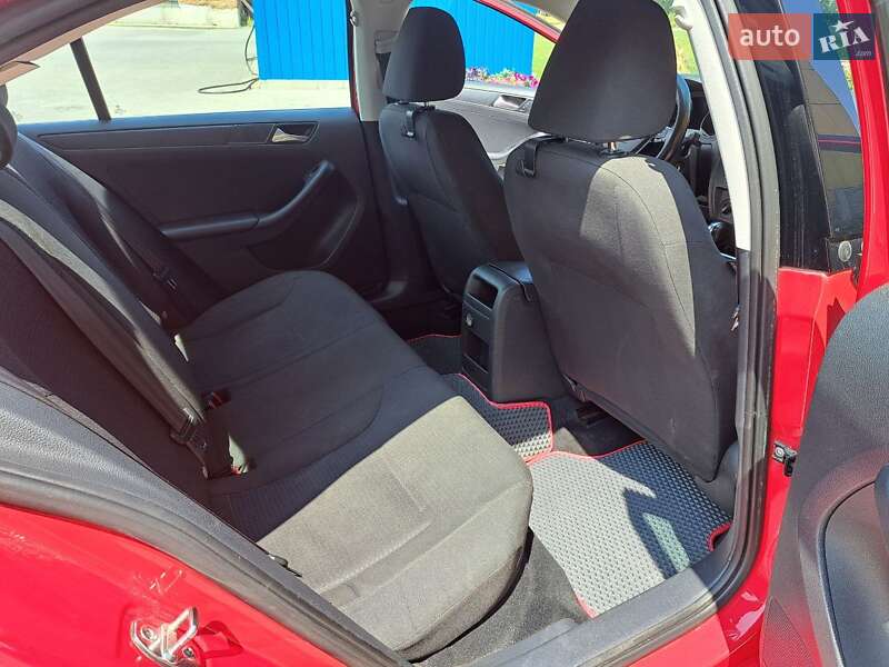 Седан Volkswagen Jetta 2015 в Полтаве