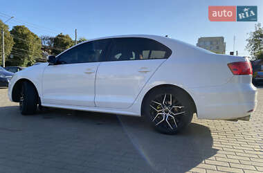 Седан Volkswagen Jetta 2012 в 