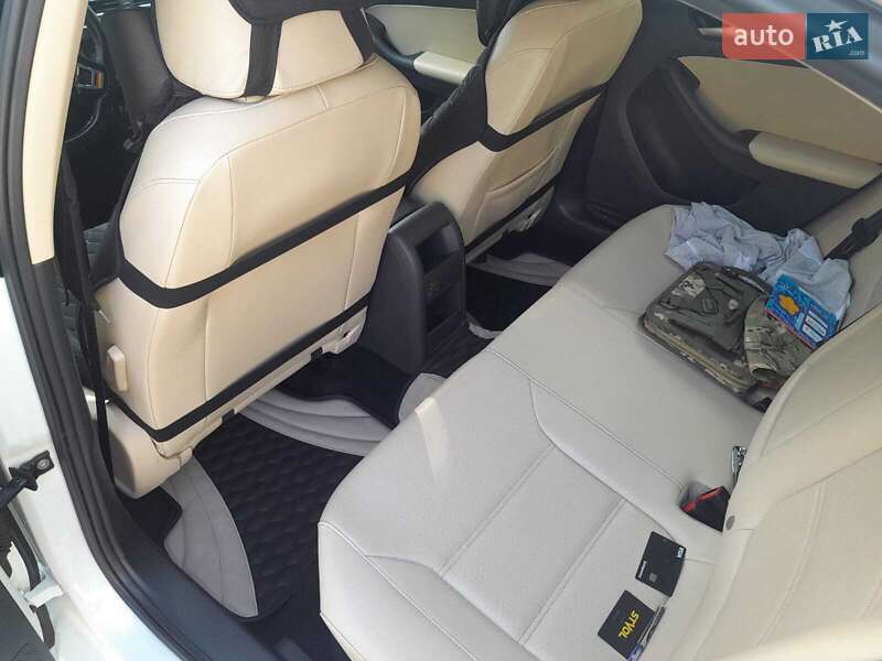 Седан Volkswagen Jetta 2016 в Миколаєві