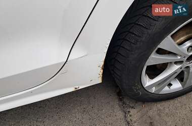 Седан Volkswagen Jetta 2010 в  фото 19 Седан Volkswagen Jetta 2010 в