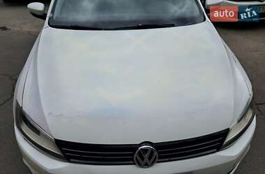 Седан Volkswagen Jetta 2010 в  фото 15 Седан Volkswagen Jetta 2010 в