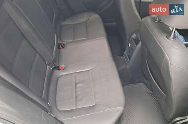 Седан Volkswagen Jetta 2010 в  фото 29 Седан Volkswagen Jetta 2010 в