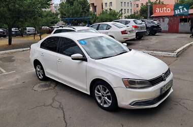 Седан Volkswagen Jetta 2010 в  фото 37 Седан Volkswagen Jetta 2010 в