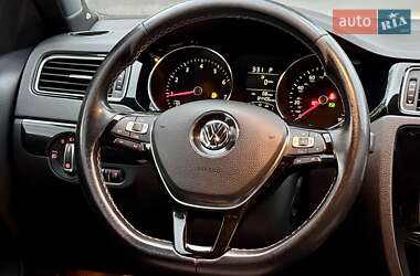 Седан Volkswagen Jetta 2015 в 