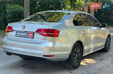 Седан Volkswagen Jetta 2014 в 