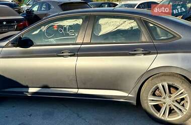 Седан Volkswagen Jetta 2018 в 