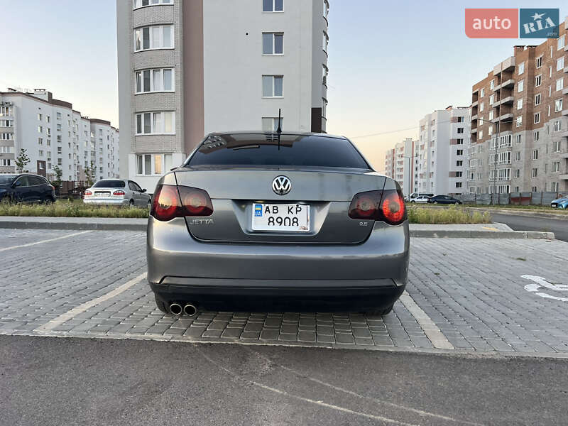 Седан Volkswagen Jetta 2010 в Виннице