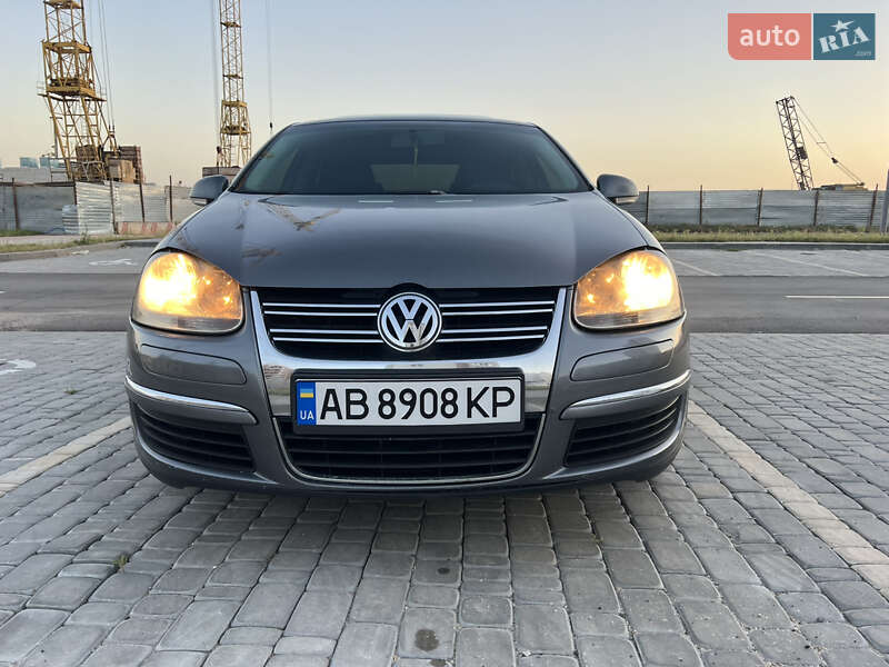 Седан Volkswagen Jetta 2010 в Виннице