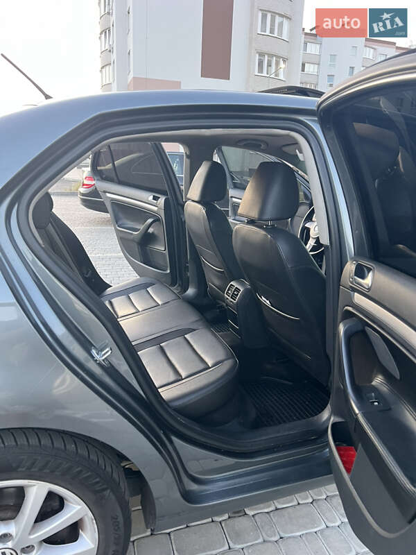 Седан Volkswagen Jetta 2010 в Виннице