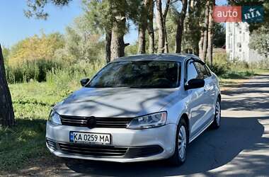 Седан Volkswagen Jetta 2014 в Києві