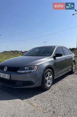 Седан Volkswagen Jetta 2012 в Львове