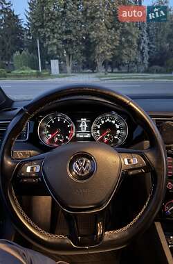 Седан Volkswagen Jetta 2014 в 