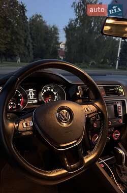 Седан Volkswagen Jetta 2014 в 