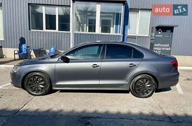 Седан Volkswagen Jetta 2011 в 