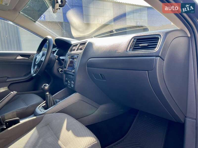 Седан Volkswagen Jetta 2011 в Харькове