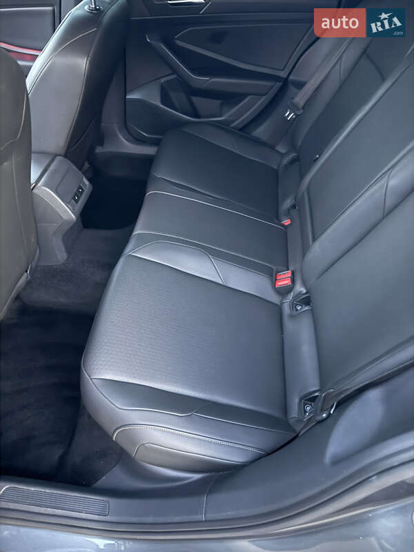 Седан Volkswagen Jetta 2019 в Одессе