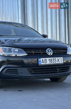 Седан Volkswagen Jetta 2013 в 