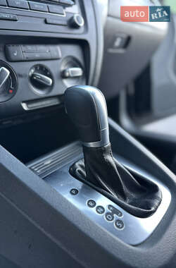 Седан Volkswagen Jetta 2013 в 