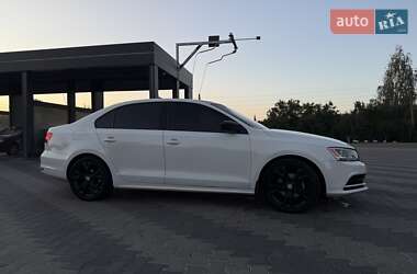 Седан Volkswagen Jetta 2016 в 