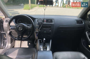 Седан Volkswagen Jetta 2013 в Львове
