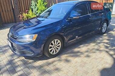 Седан Volkswagen Jetta 2013 в 