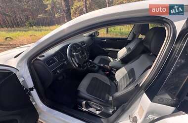 Седан Volkswagen Jetta 2016 в 
