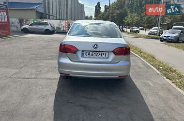Седан Volkswagen Jetta 2013 в 