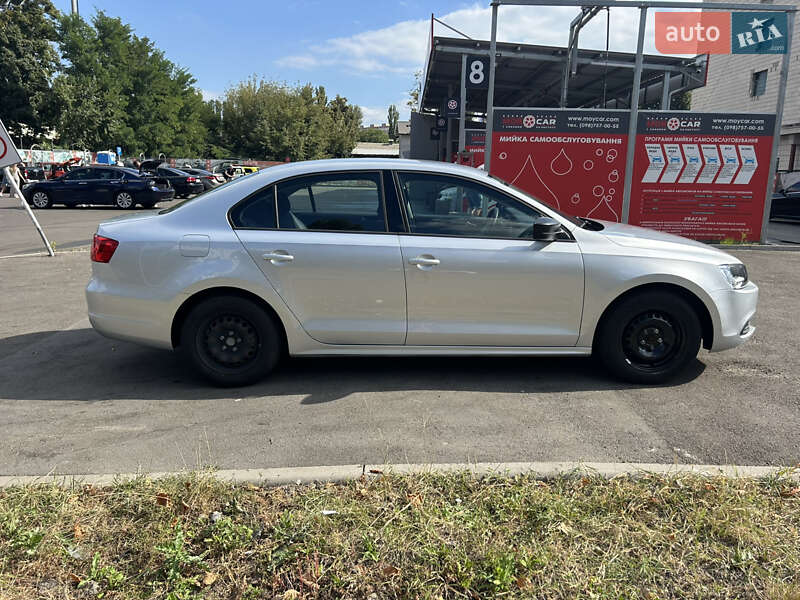 Седан Volkswagen Jetta 2013 в Киеве