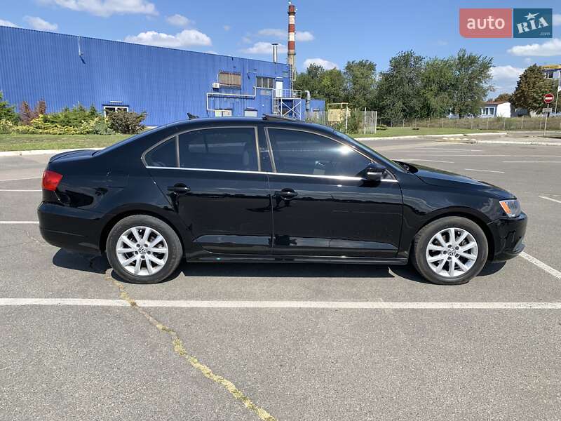 Седан Volkswagen Jetta 2014 в Дніпрі