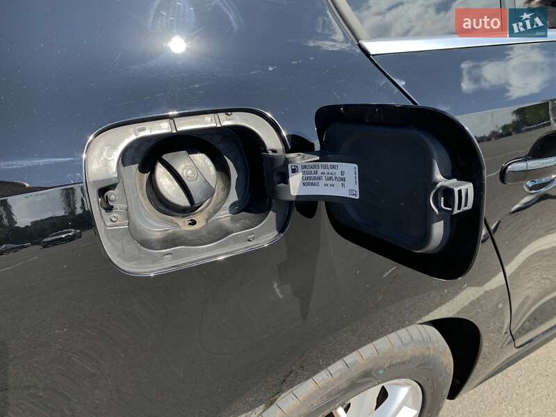 Седан Volkswagen Jetta 2014 в Дніпрі