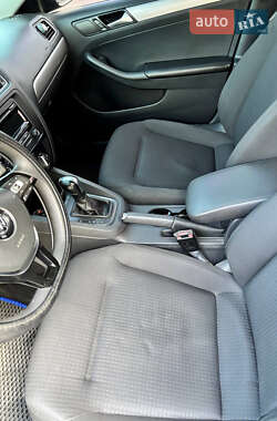 Седан Volkswagen Jetta 2014 в 