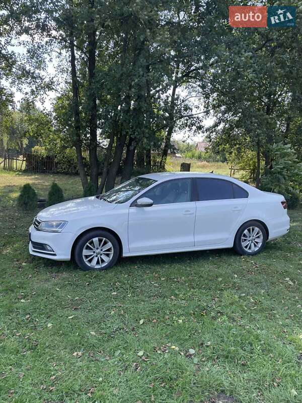 Седан Volkswagen Jetta 2016 в Рава-Русской
