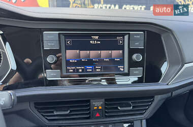 Седан Volkswagen Jetta 2021 в 