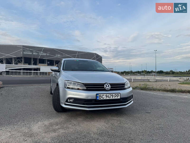 Седан Volkswagen Jetta 2016 в Львове