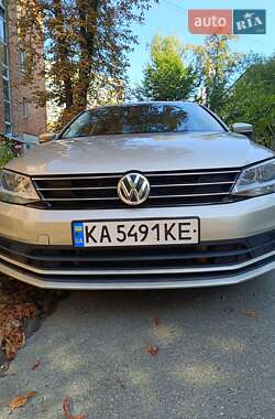 Седан Volkswagen Jetta 2015 в Киеве
